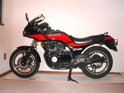 1984 Kawasaki GPZ550 Moto ZombDrive