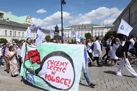 Protest Lekarzy Wielka Manifestacja W Warszawie Money Pl