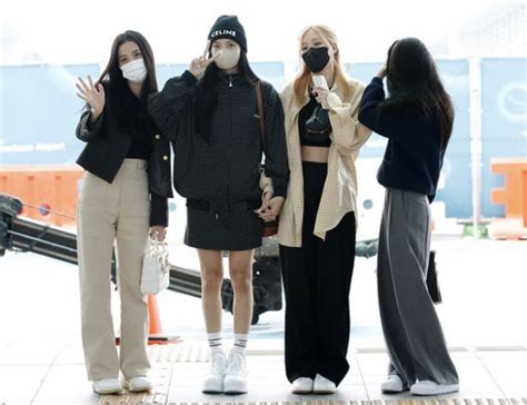 Was BLACKPINK's Jennie crying at airport?