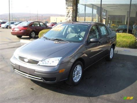 Liquid Grey Metallic Ford Focus Zx Se Sedan Photo