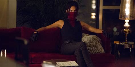 Elektra Will Be 'a New Person' in Defenders | CBR