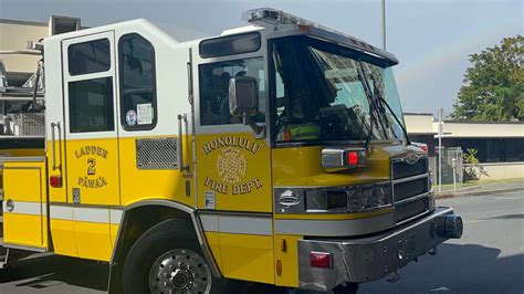 Honolulu Fire Department Ladder 2 Slow Screaming Federal Q And Airhorn