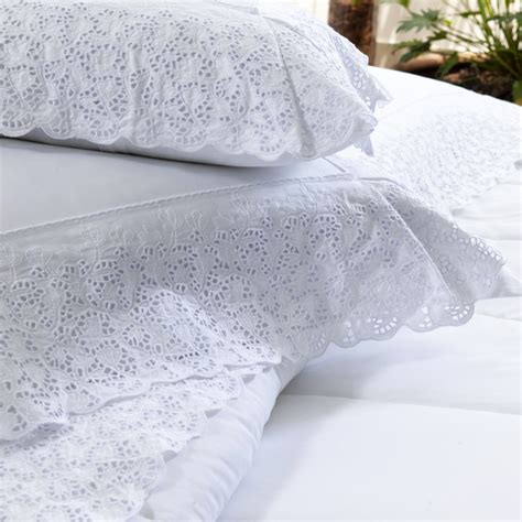 Fronhas De Algodão - Kit Par de Fronhas Bordadas Valerie Branco em Algodão Acetinado Percal ...