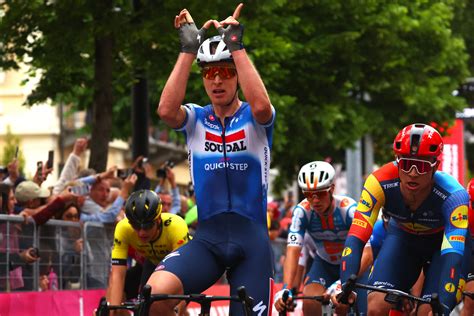 Tour D Italie Tim Merlier Remporte La E Tape Au Sprint