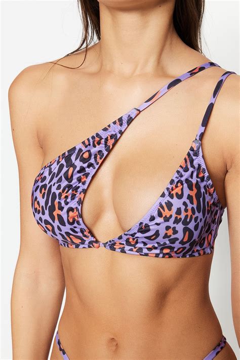 Trendyolm Lla Leopar Desenli Tek Omuz Cut Out Pencereli Bikini St