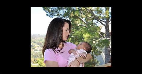 Kristin Davis De Sex And The City Adopte Une Petite Fille Purepeople