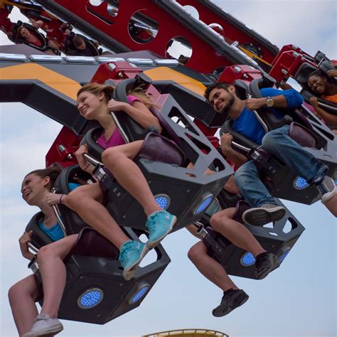 CATWOMAN Whip | Thrill Ride | Six Flags Over Texas