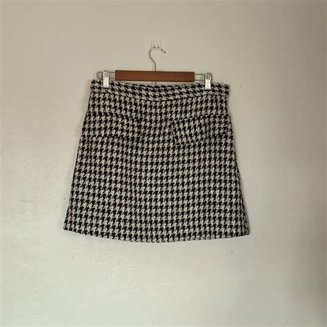 H M Skirts Hm Black And White Hounds Tooth Textured Knit Mini Skirt