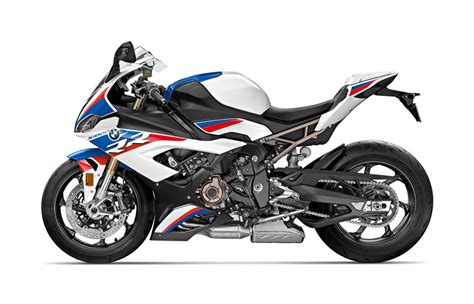 Long standing partnership with BMW Motorrad - Racing School Europe RSE - Powered by BMW Motorrad