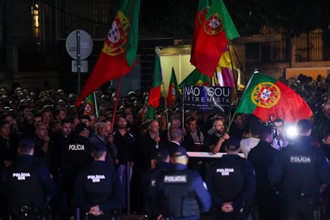 Polícias Em Protesto Junto Ao Capitólio Sic Notícias