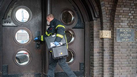 Verd Chtiger Brief In Der Innenbeh Rde Entsch Rfer Der Polizei Im Einsatz