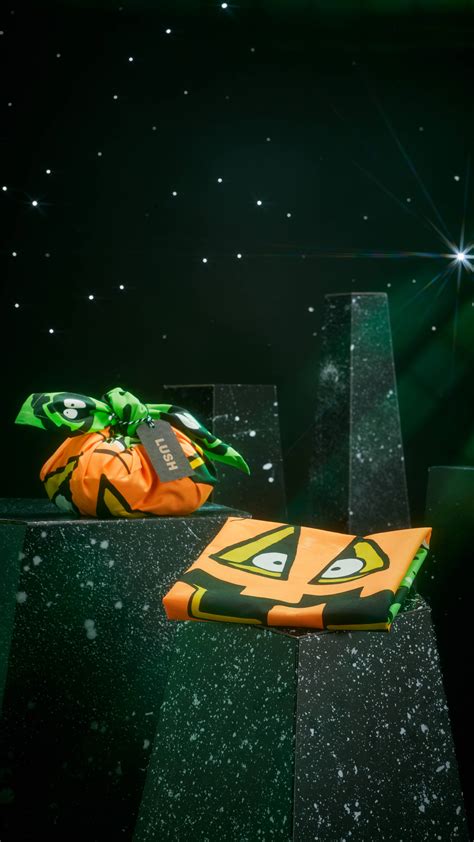 Trick or Treat | Knot Wrap | LUSH