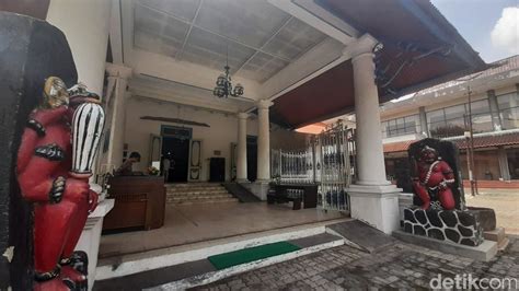 tempat wisata solo  destinasi sejarah hingga wisata kuliner