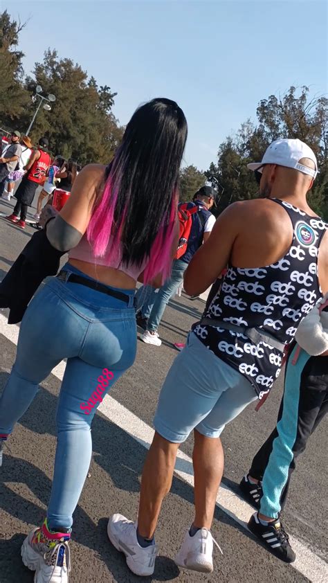 EDC México Vol Woman with big ass and big tits Forum