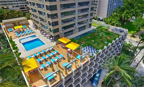 Holiday Inn Express Waikiki: Holiday Inn Express Waikiki | Groupon Getaways