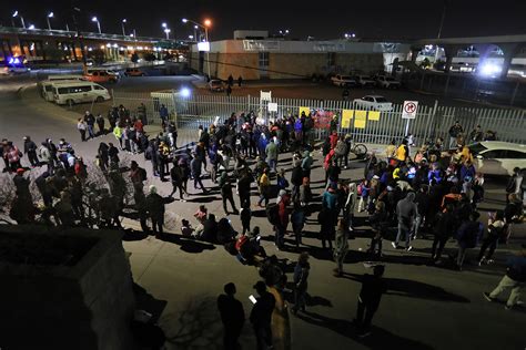 Migrantes exigen justicia en Ciudad Juárez previo a visita de AMLO