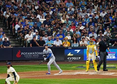 ドジャースのレジェンド左腕がついに今季初勝利 カーショーに「完璧だった」と称賛の声 Mlb写真ニュース 日刊スポーツ