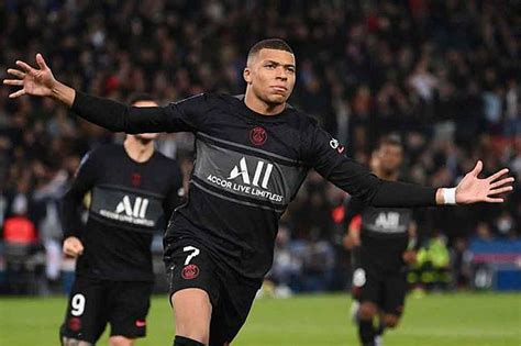 Paris Saint Germain Vs Angers Penalti Kylian Mbappe Buat Les Parisiens