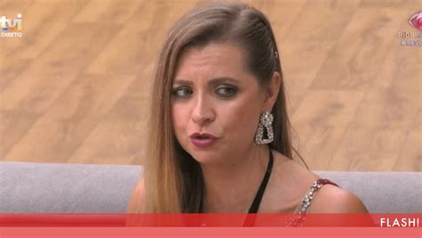 Andreia Foi A Concorrente Expulsa Do Big Brother Flashes Flash