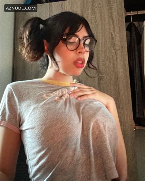 Didiwinx Sexy Hot Mini Skirt And Glasses Photos From Instagram AZNude