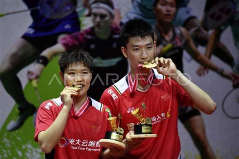 Feng Yan Zhe Huang Dong Ping Juara Indonesia Masters Antara Foto