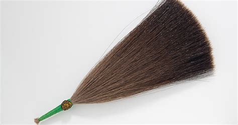 Gamsbart, mit grünem Faden unten zusammengebunden - Bayerisches ...