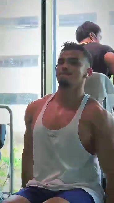 Hot Muscle Guy Working Out ThisVid