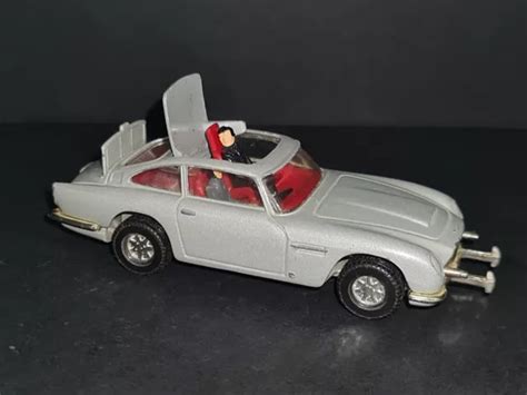 Corgi James Bond Aston Martin Db Silver Cc Thunderball Th