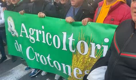 Dalla Calabria A Roma La Protesta Degli Agricoltori Del Crotonese Wesud