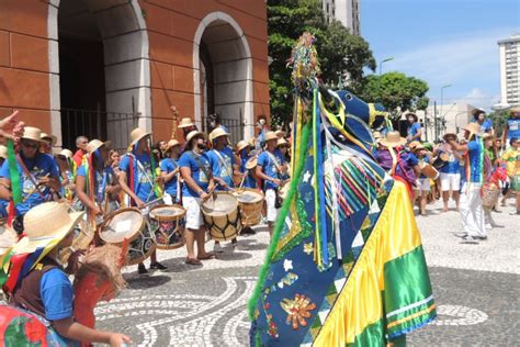 Arrastão Do Pavulagem Celebra São João Neste Domingo Pelas Ruas De