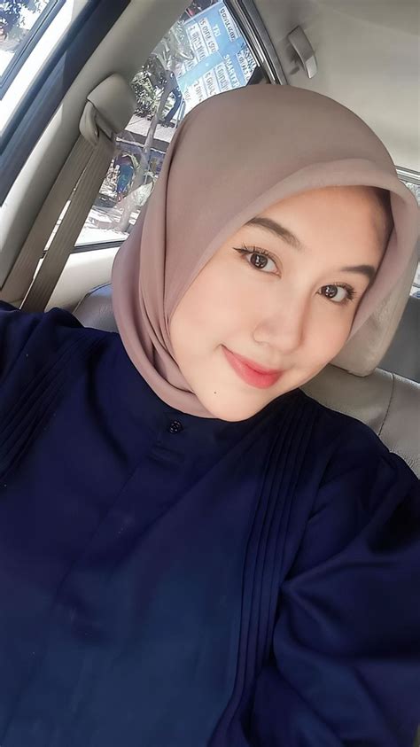 Pin Oleh Diaz Setyawan Di Muslimah Gaya Hijab Wanita Berlekuk