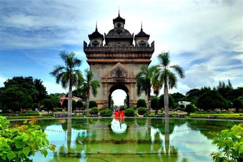 Patuxai Monument - The Great Triumphal Arches of Laos