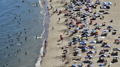 Praias do Paraná têm o 1º boletim de balneabilidade do verão 23 24