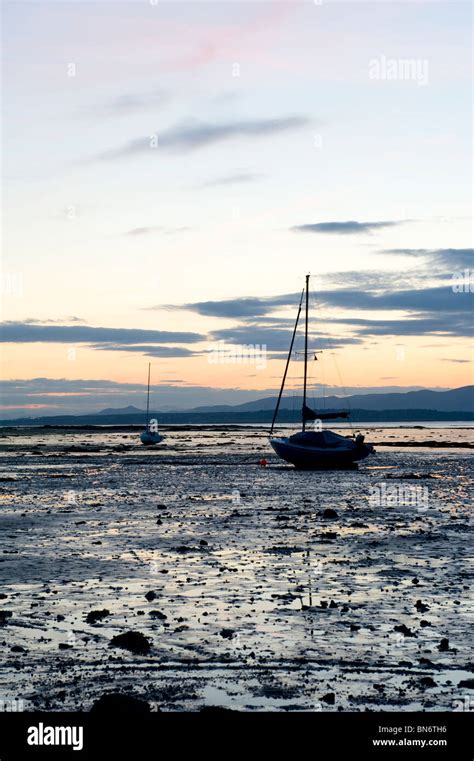 Sailing forth estuary hi-res stock photography and images - Alamy