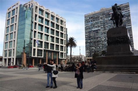 Uruguay Roza Los Dos Millones De Turistas Hasta Agosto Econom A