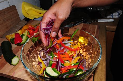 Raw foodists rely on Mother Nature for culinary creativity | Article