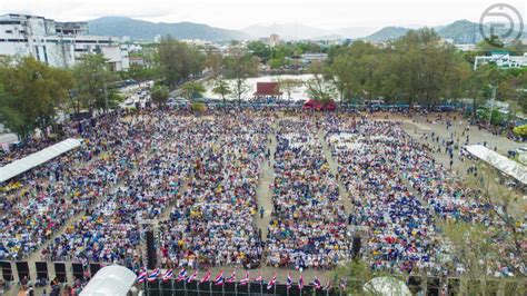 Thousands of People Welcome Prayut Chan-O-Cha at Election Rally in ...