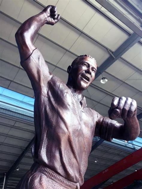 Alan Shearer statue - Irish Mirror Online