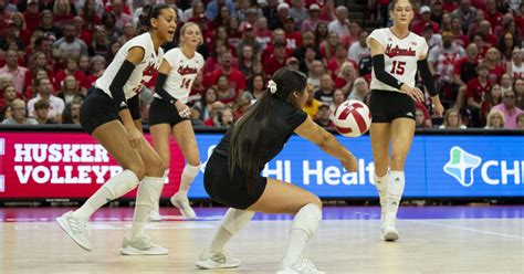 Nebraska Volleyball vs. Wisconsin Photo No. 21 | | dailynebraskan.com