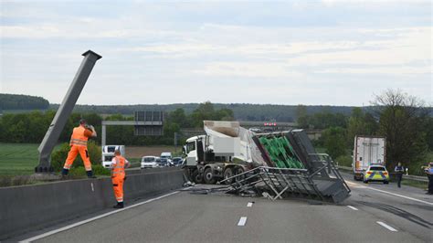 Bad Nauheim Hessen A5 Tödlicher Unfall auf der A5 Polizei sucht