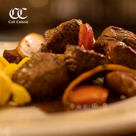 Lomo Saltado con Fetuccini Huancaína Café Colonial