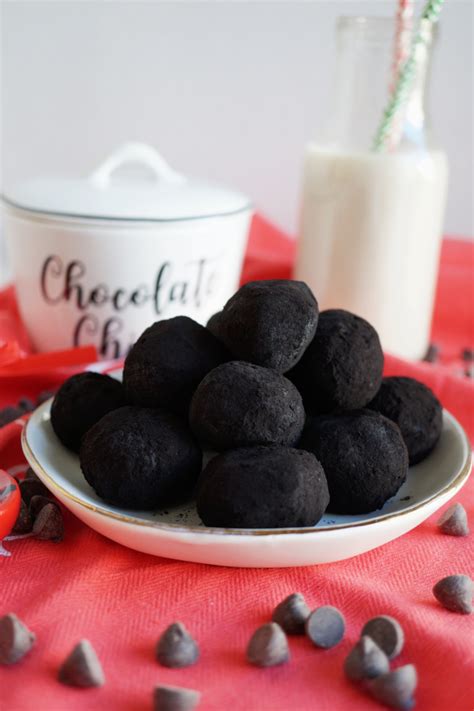 lumps of coal {dark chocolate truffles} - The Baking Fairy