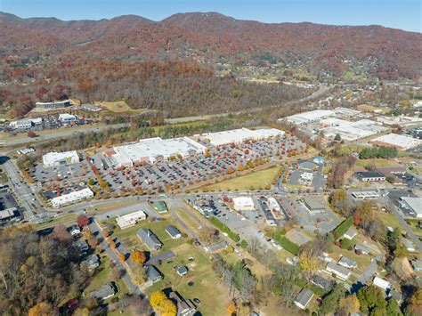 2145 S Main St, Waynesville, NC 28786 - Bob's Sports | LoopNet