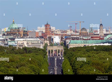 Brandenburg gate aerial hi-res stock photography and images - Alamy