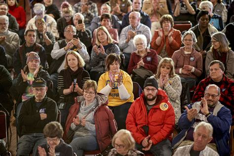 Why do the Iowa caucuses matter? The Iowa caucuses, explained - Vox