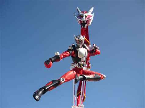 S H Figuarts Masked Rider Ryukidragreder