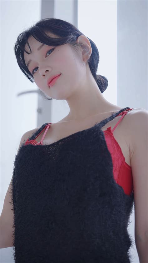 时装模特HeeSol内衣广告片+黑色连身裙👗4K原片视频-NOVENDREAM