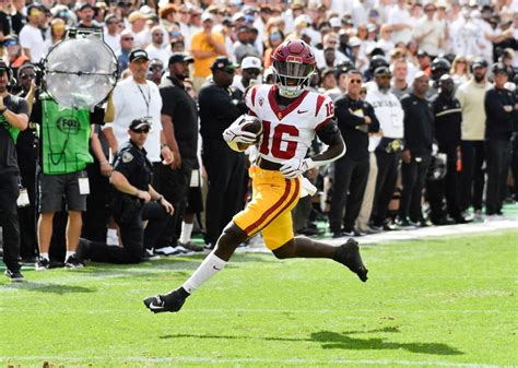 Official Lays Out USC Wide Receiver Running Route Across Field Vs