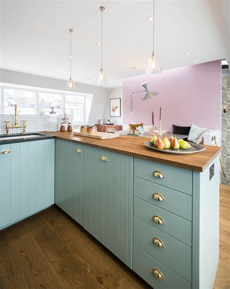 Tourists flocking to st lukes mews spark a local privacy debate 26