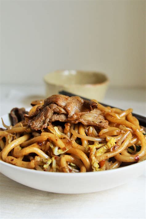 Stir-Fry Beef Udon Noodles {Japanese Yakiudon} - The Tasty Bite